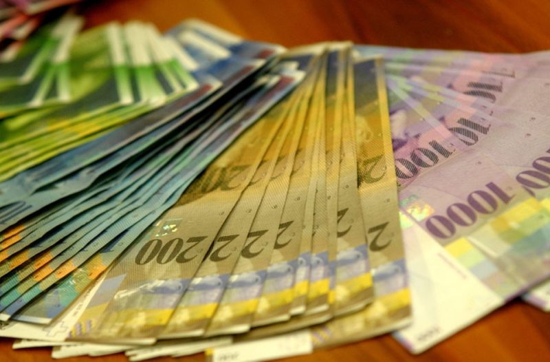 Osijek - osijek-cro.com - Zastupnici smanjili kamate na kredit u 'švicarcima'!
