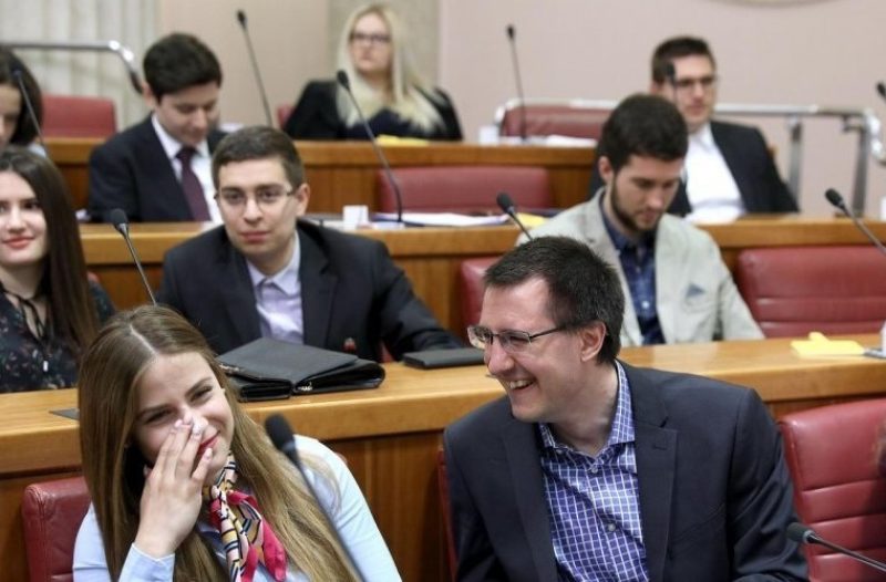 Osijek - osijek-cro.com - ODLUKA JE PALA, MINISTRICA JAVNO REKLA: Evo kolika studentima može biti minimalna satnica